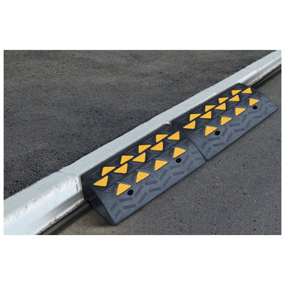 Rubber Kerb Ramp 6" – Duurzame Oplossing voor Drempels en Kerbs